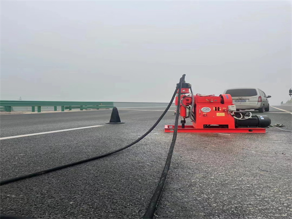 咸丰马路路基路面开裂下沉注浆加固灌浆