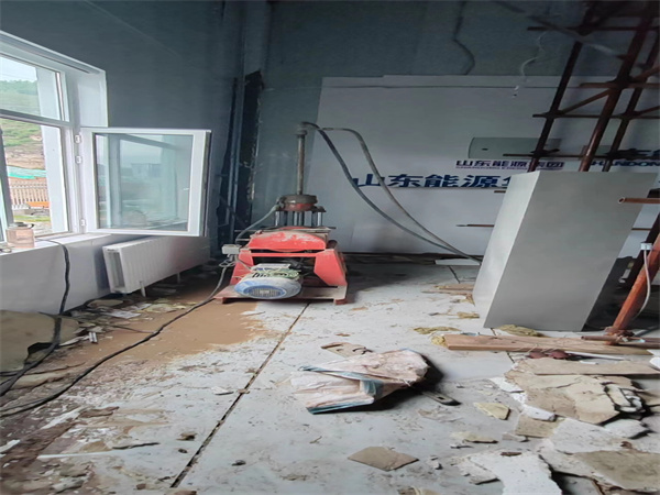 咸丰地基基础下沉墙体裂缝加固注浆顶升施工