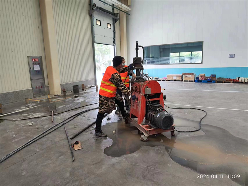 咸丰厂房地面下沉塌陷注浆加固施工